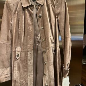 Worth size 8 suede coat with tags on. No belt.